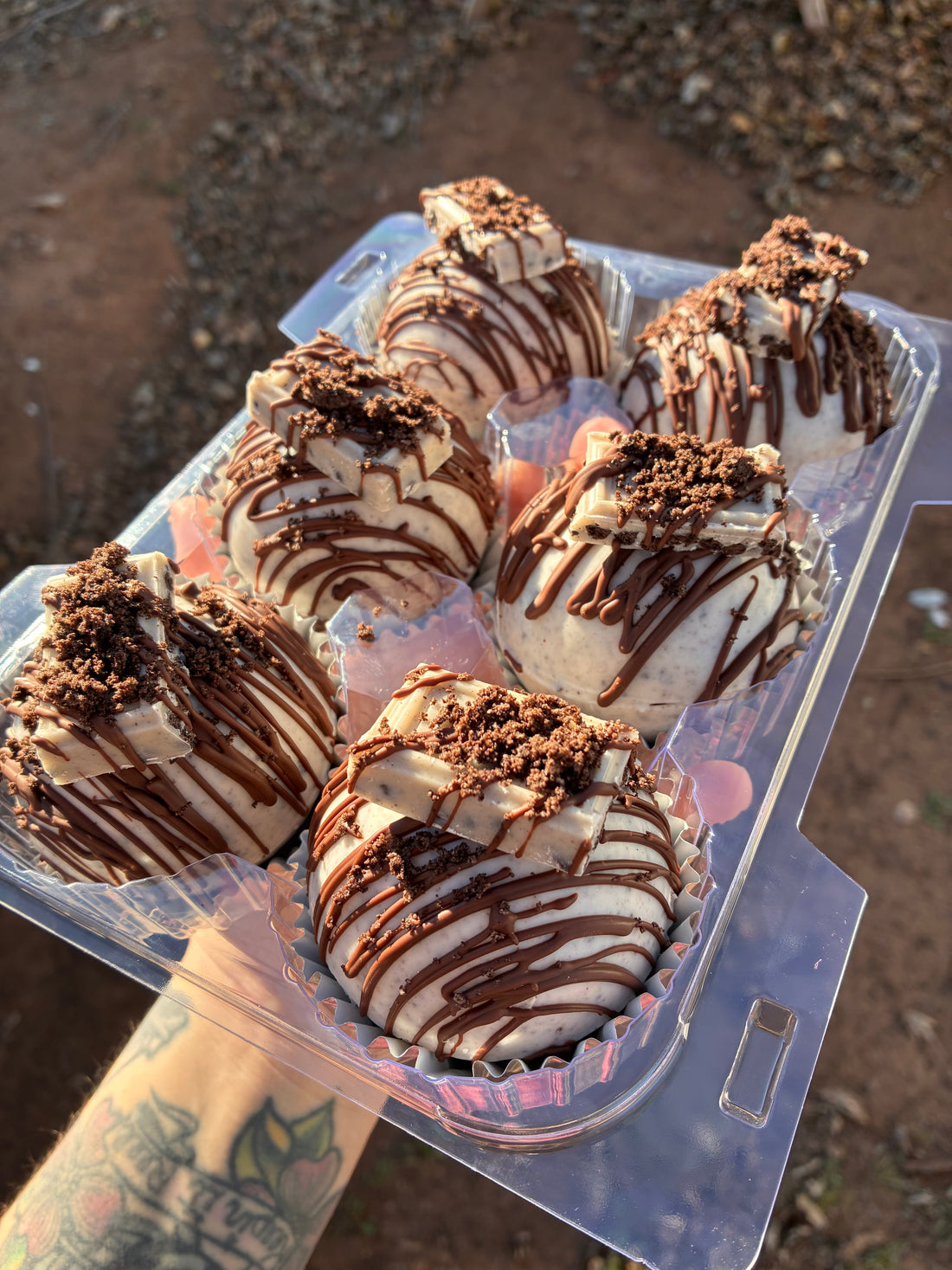 Cookies & Cream Hot Cocoa Bombs (Easy DIY Recipe!)