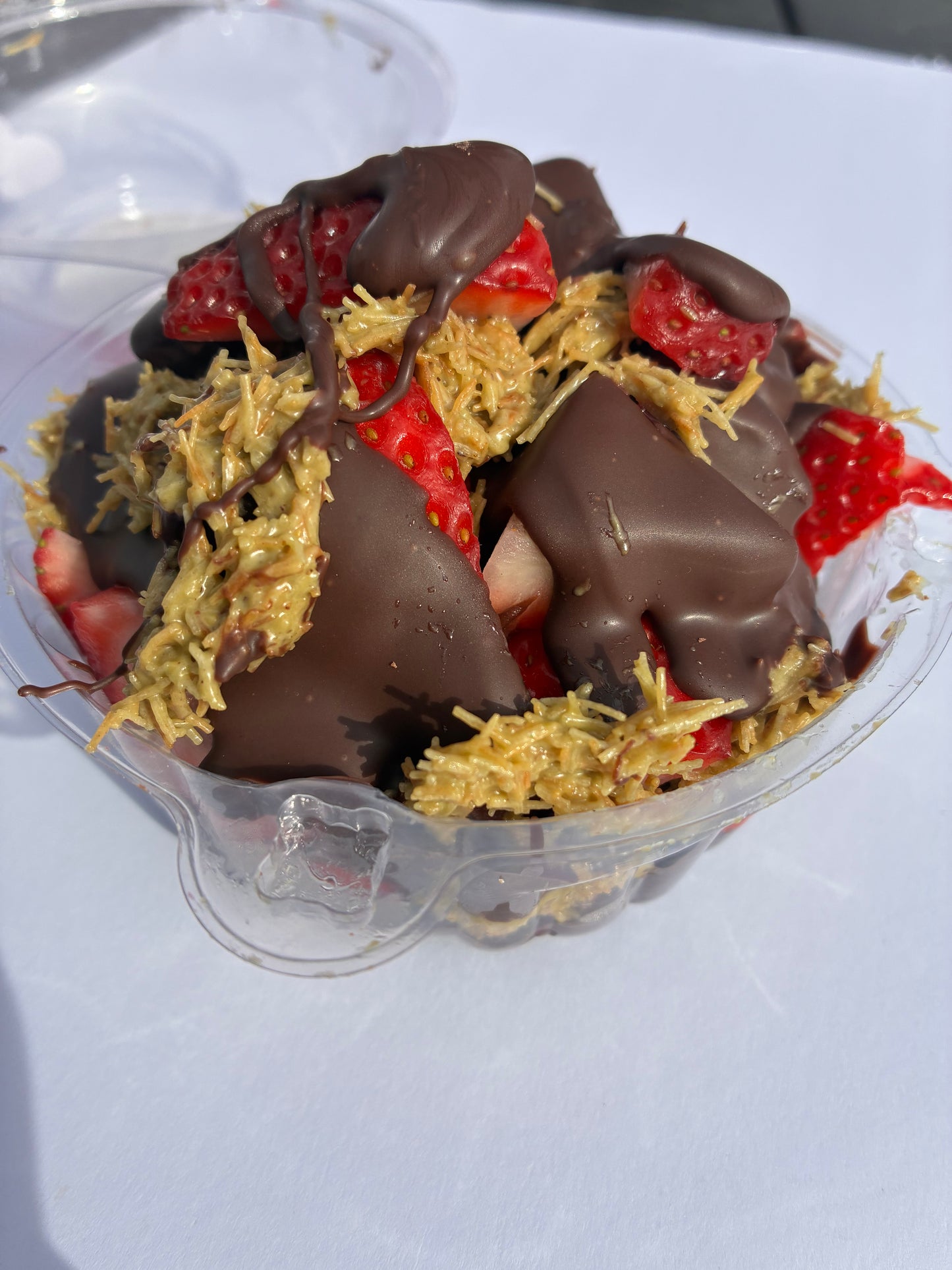Dubai Chocolate Strawberry Cups