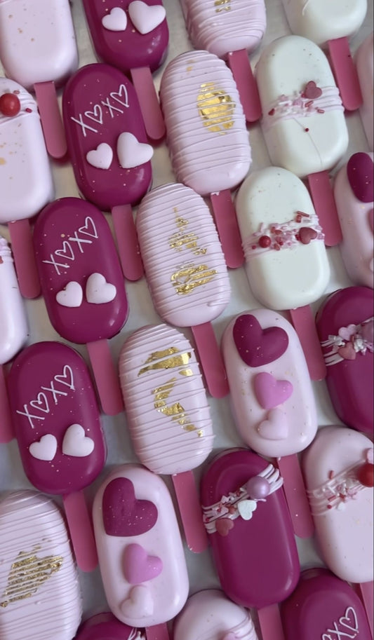 Red Velvet Cheesecake Cakesicle