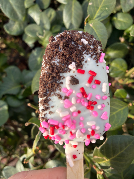 Cookies N’ Cupid Cakesicle