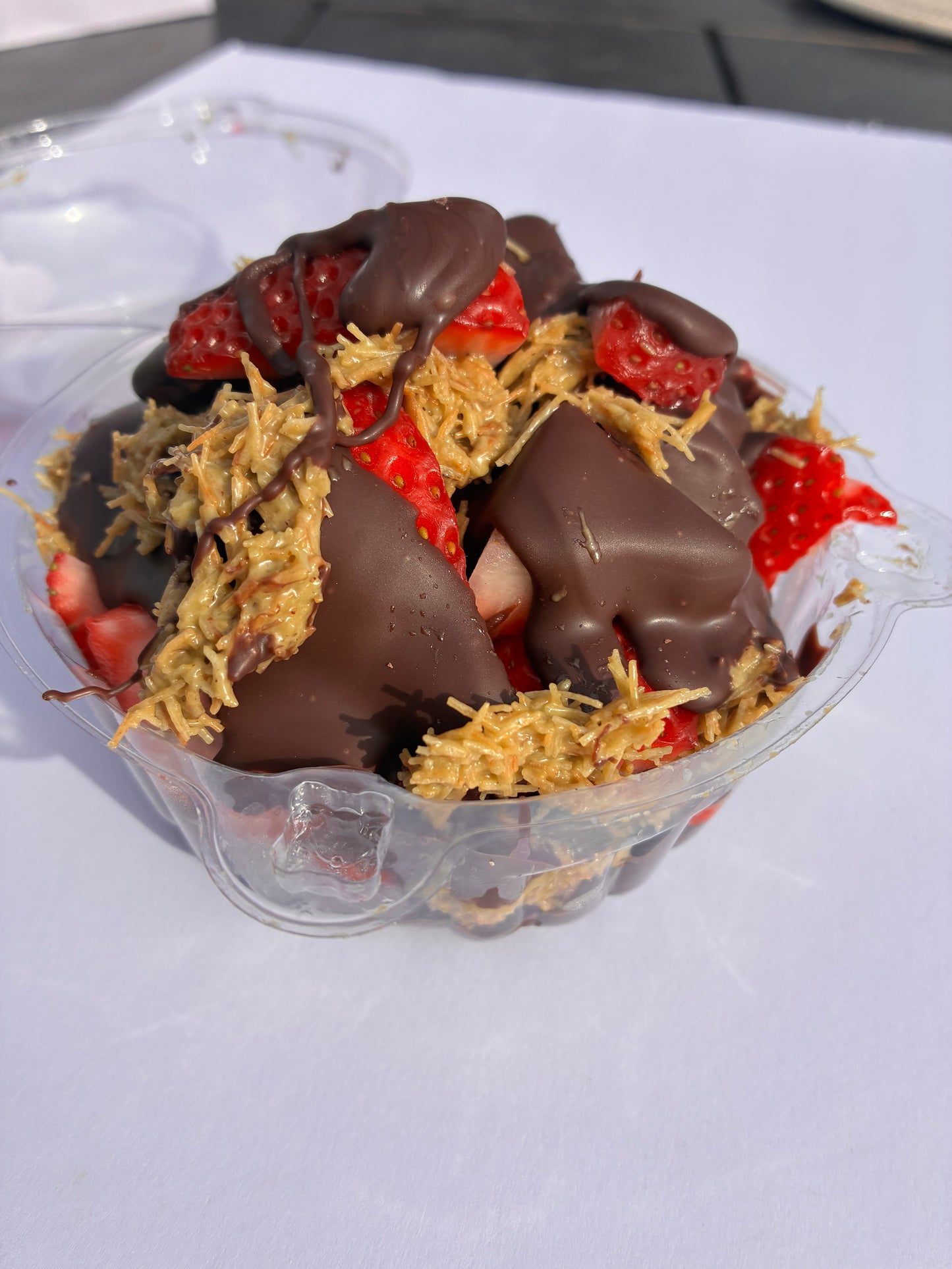 Dubai Chocolate Strawberry Cups